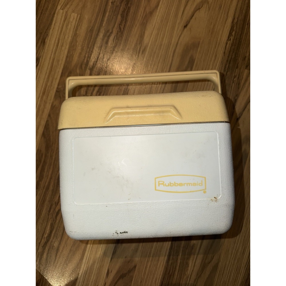 Vintage Rubbermaid Gott Lunchbox Ice Chest Cooler Beige Tan Ice Pack Model 1806